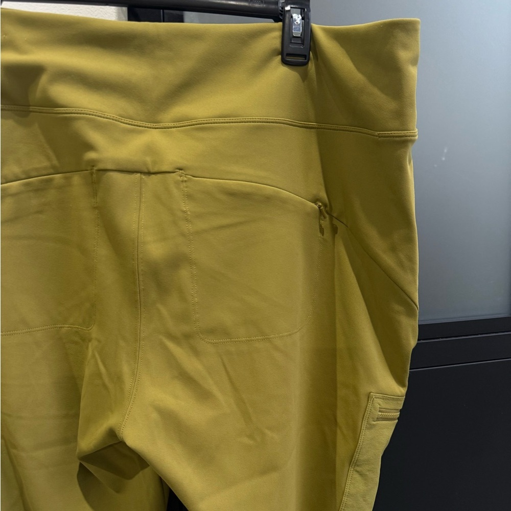 Athleta Headlands Hybrid Cargo Tight Green Cargo Pants Size 22 - Picture 6 of 14